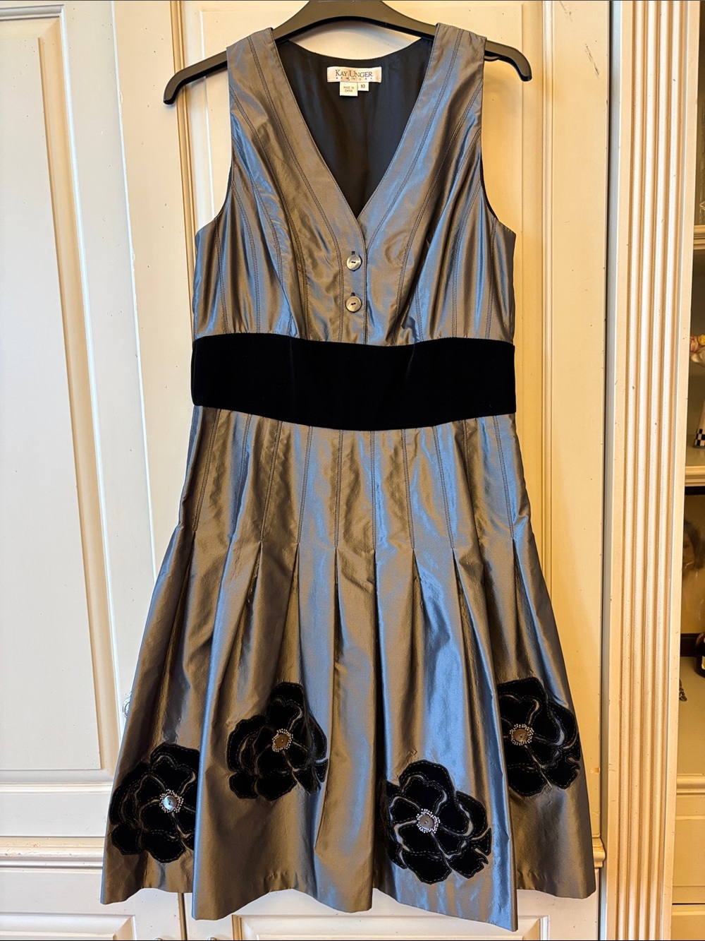 Kay Unger Silver and Black Velvet Floral Appliqué Fit-and-Flare Dress